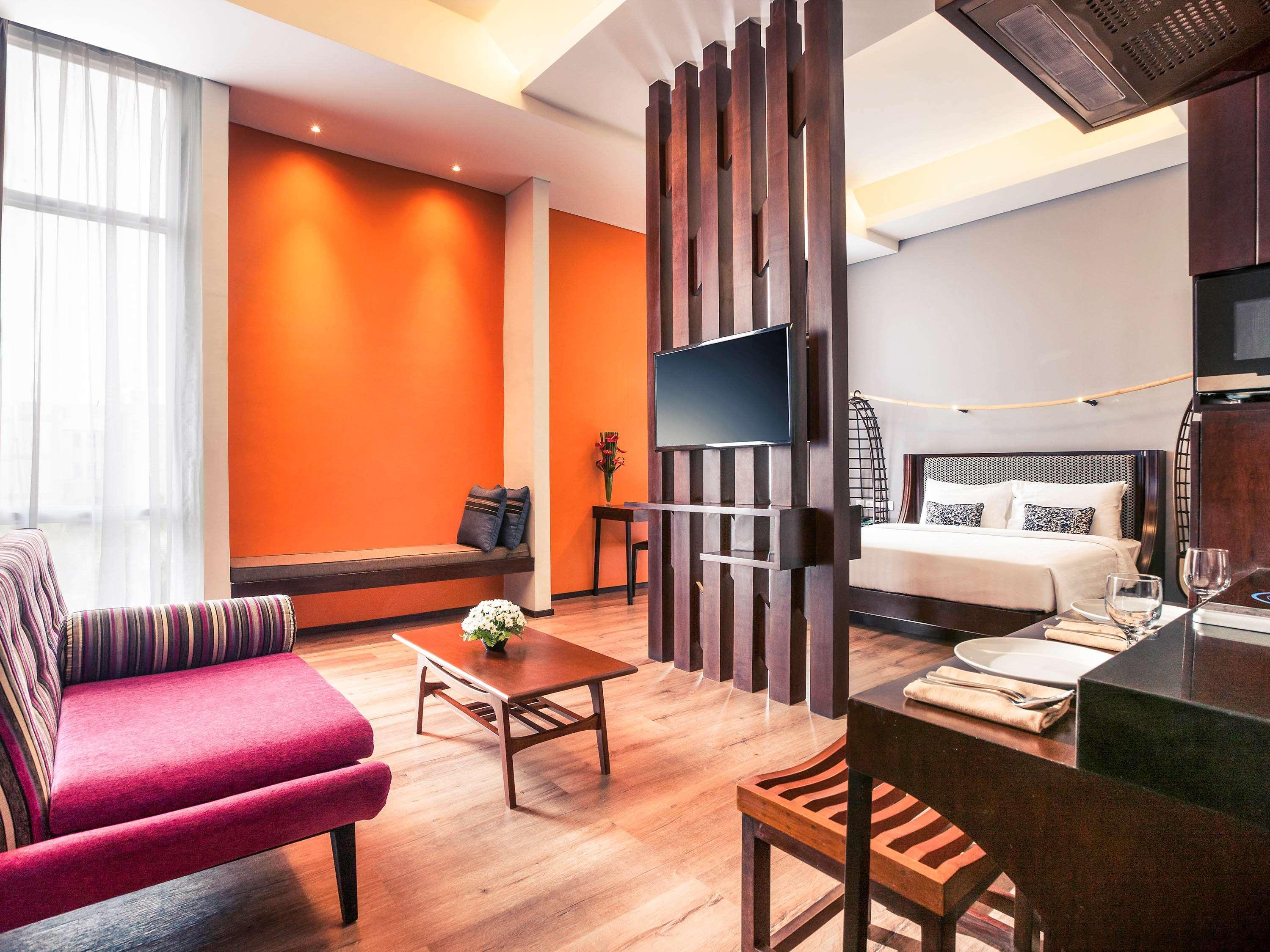 Mercure Surabaya Exterior foto