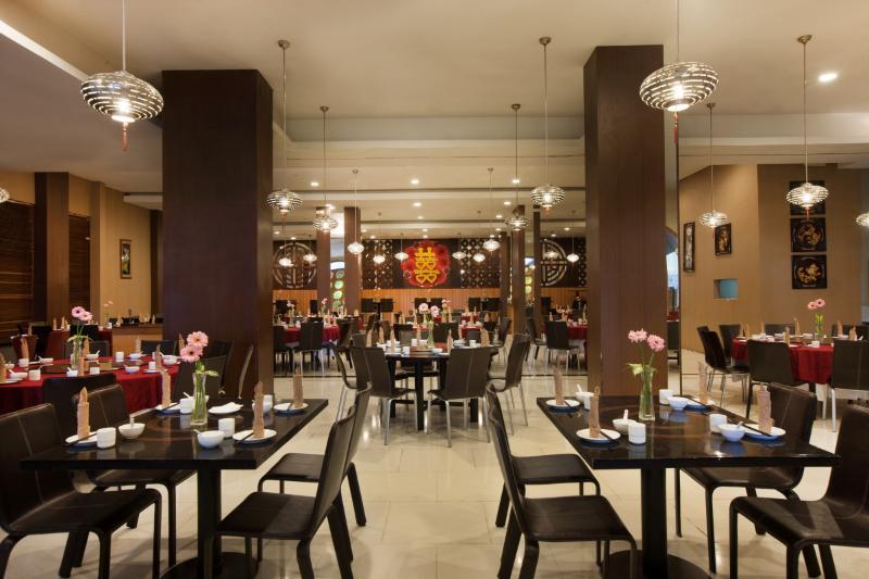 Mercure Surabaya Exterior foto
