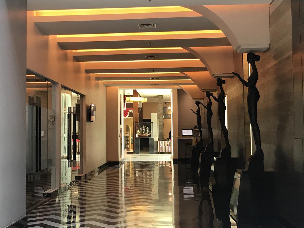 Mercure Surabaya Exterior foto