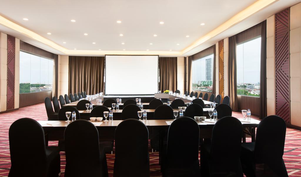 Mercure Surabaya Exterior foto