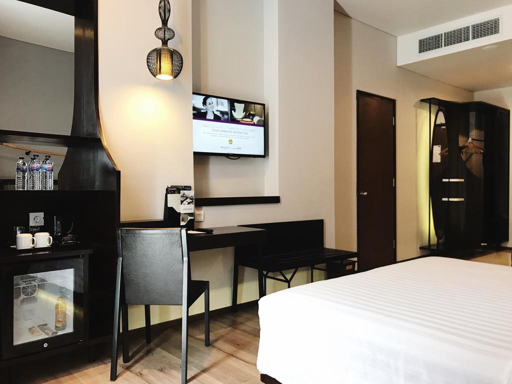 Mercure Surabaya Exterior foto